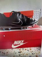 Chaussures de football Nike taille 34, Enlèvement, Utilisé, Chaussures