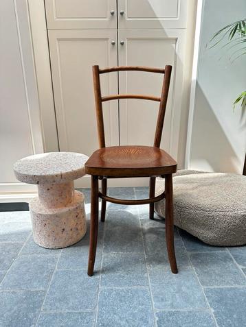 Vintage Thonet stoel bentwood beschikbaar voor biedingen