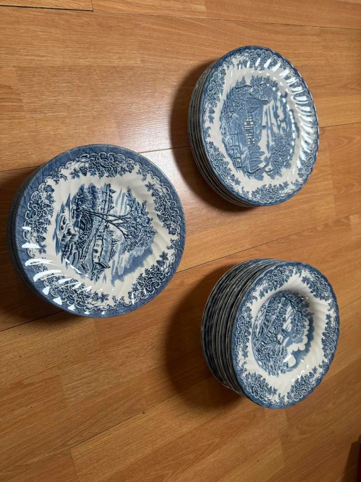 Lot d’assiettes Churchill, Maison & Meubles, Cuisine | Vaisselle, Utilisé, Enlèvement