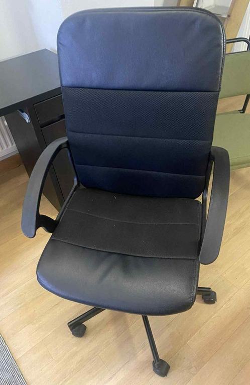 Bureaustoel Ikea, Huis en Inrichting, Bureaustoelen, Zo goed als nieuw, Bureaustoel, Zwart, Ophalen