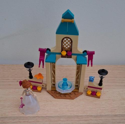 LEGO FRIENDS 43198 Binnenplaats van Disney Anna's kasteel, Kinderen en Baby's, Speelgoed | Duplo en Lego, Gebruikt, Lego, Complete set