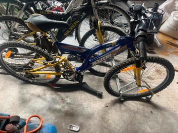 Jongens fiets beschikbaar voor biedingen