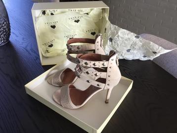 Dames schoen twin set beschikbaar voor biedingen