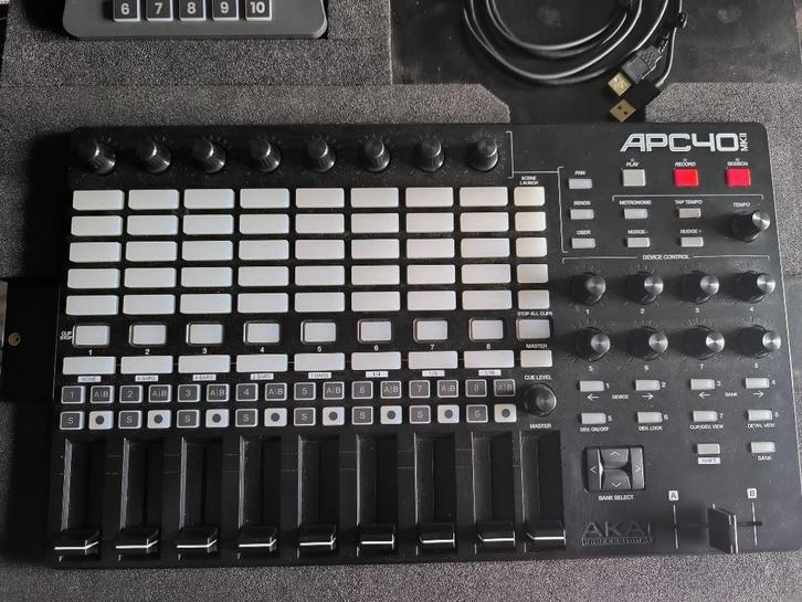 AKAI Pro APC 40 Mk2, Muziek en Instrumenten, Licht en Laser, Zo goed als nieuw, Overige typen, Geluidgestuurd, Kleur, Stroboscoopeffect