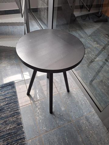 Bijzet tafel, tafel beschikbaar voor biedingen