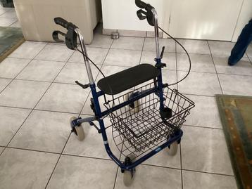 Rollator, Invacare, met tabletje beschikbaar voor biedingen