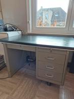 Zware ijzeren/metalen bureau, Huis en Inrichting, Bureaus, Ophalen, Gebruikt, Bureau