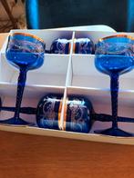 tres beaux verres bleu et couronne royale, Enlèvement