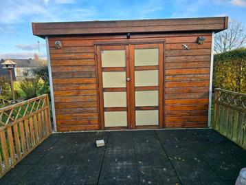 Modern tuinhuis met aluminium hoekprofielen (355 × 355 cm) beschikbaar voor biedingen