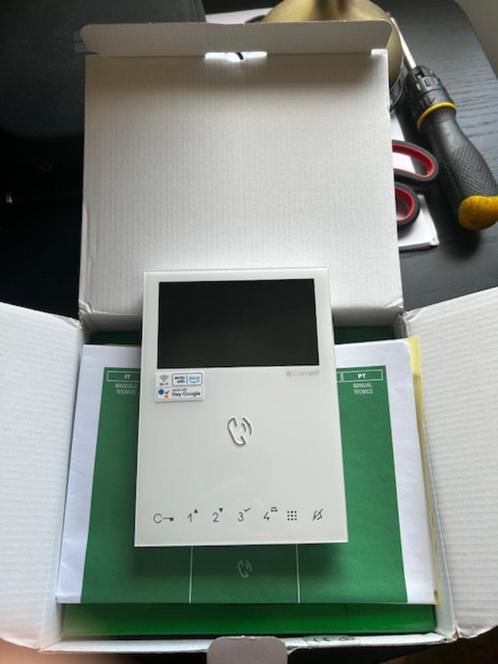 Comelit 6741W, Huis en Inrichting, Deurbellen, Nieuw, Bedraad, Compatibel met smartphone, Terugspreekfunctie, Ophalen