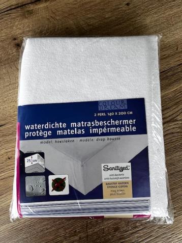 " Splinternieuwe " matrasbeschermer voor bed 140 cm x 200 cm beschikbaar voor biedingen