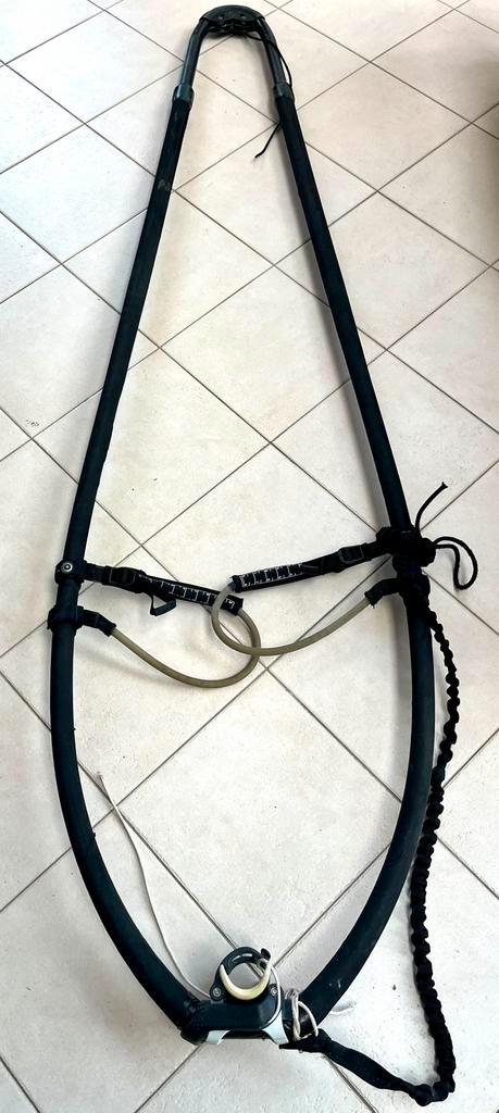 Wishbone en carbone Neilpryde X9, Sports nautiques & Bateaux, Planche à voile, Utilisé, Wishbone, Enlèvement