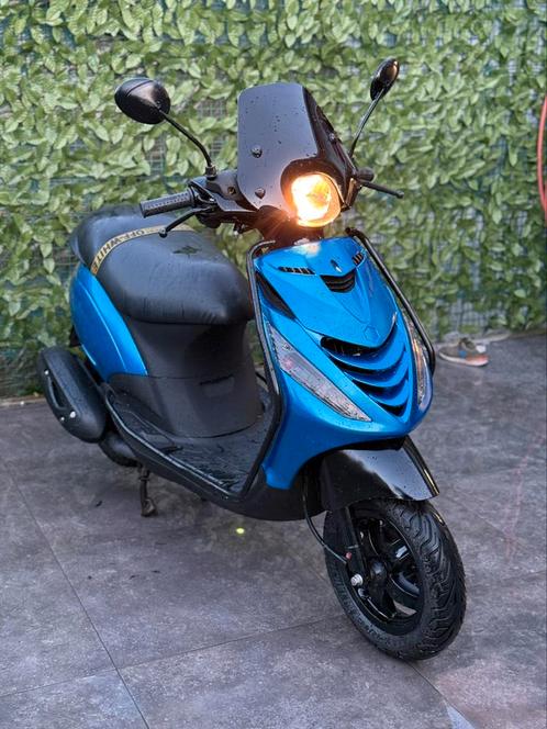 Piaggio zip 4t iget 2021, Fietsen en Brommers, Scooters | Piaggio, Zo goed als nieuw, Zip, Ophalen of Verzenden