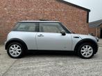 Mini one 1.6i "GARANTIE" gekeurd/airco/pano/oh-boek/BENZINE, Auto's, Voorwielaandrijving, 4 zetels, Stof, Zwart