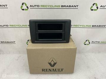 Inbouwframe Radio Cd Speler Dacia Sandero 2 ORIG 682605221R beschikbaar voor biedingen