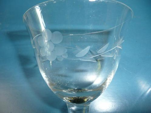 vintage/retro kristallen jeneverglas/likeurglas op voet, Verzamelen, Glas en Drinkglazen, Zo goed als nieuw, Borrel- of Shotglas