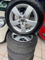 Jantes VW 205/55/R16 avec 4 pneux neufs, Enlèvement, Jante(s)