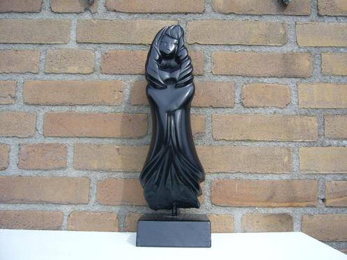 LADY in BLACK - beeldhouwkunst steen - uniek werk., Antiquités & Art, Art | Sculptures & Bois, Enlèvement