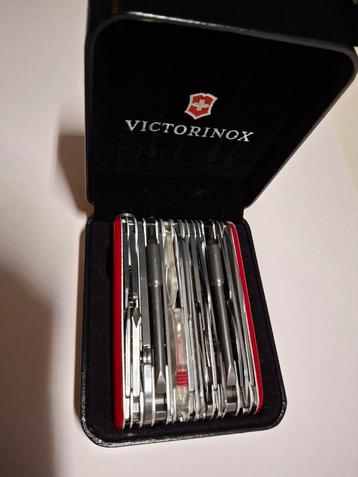 Victorinox swiss champ XXL nieuw  beschikbaar voor biedingen