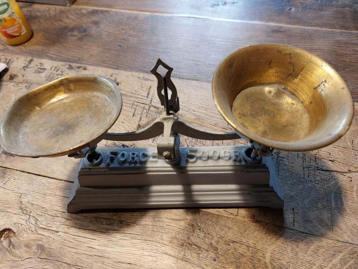 oude zware ijzeren weegschaaltje, begin 1900, Antiek en Kunst, Curiosa en Brocante, Ophalen of Verzenden