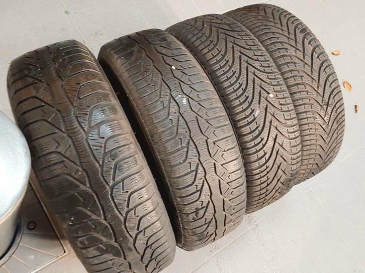 4 très belles roues hiver 185/65-15 d'une Opel Corsa, Auto-onderdelen, Banden en Velgen, Banden en Velgen, Winterbanden, 15 inch