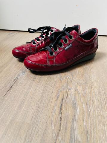 Chaussure décontractée en cuir verni rouge Mephisto taille 3, Rouge, Mephisto, Enlèvement ou Envoi, Autres types