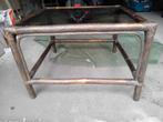 Table basse en rotin et verre fumé, Maison & Meubles, Tables | Tables d'appoint, 55 à 75 cm, Verre, Enlèvement, Utilisé