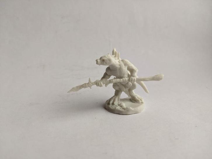 Reaper DHL Bones 77154 Lizardman Spearman, 28mm, plastic, Verzamelen, Poppetjes en Figuurtjes, Zo goed als nieuw, Ophalen of Verzenden