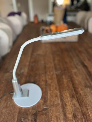 Led bureaulamp beschikbaar voor biedingen