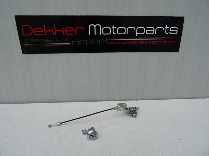 Buddy Slot + Meganisme Suzuki GSXR1000 2017-2018-2019-2020, Motos, Accessoires | Cadenas, Utilisé, Enlèvement ou Envoi