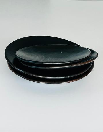 Assiettes en poterie noire, Uni, Assiettes(s), Enlèvement ou Envoi, Poterie