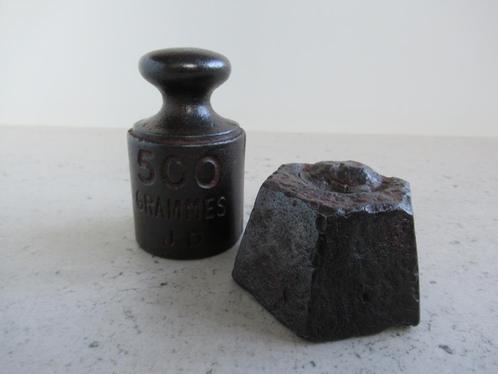 gewichten-gietijzer-bascuul-weegschaal-2 x 500gr-VINTAGE, Antiek en Kunst, Antiek | Gereedschap en Instrumenten, Ophalen of Verzenden