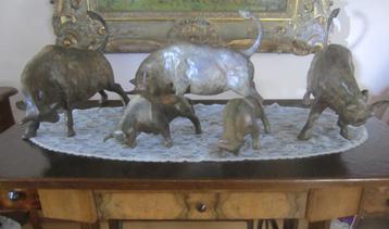 Pierre Chenet - bronzen stieren en poolberen