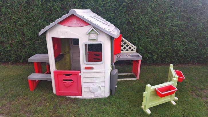 Speelhuisje met buitenkeuken Smoby met accesoires, Kinderen en Baby's, Speelgoed | Buiten | Speelhuisjes, Gebruikt, Ophalen