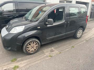 Fiat qubo 1.4 essence 123000 km 5 places 09/2013 disponible aux enchères