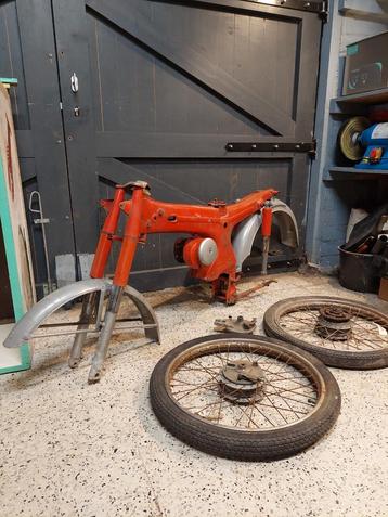 Honda C320 A 1963 restauratie project
