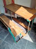 Oude schoolbank in metaal en hout, Ophalen