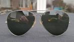 US Pilote Aviateur Ray Ban Sunglasses avec monture argentée.