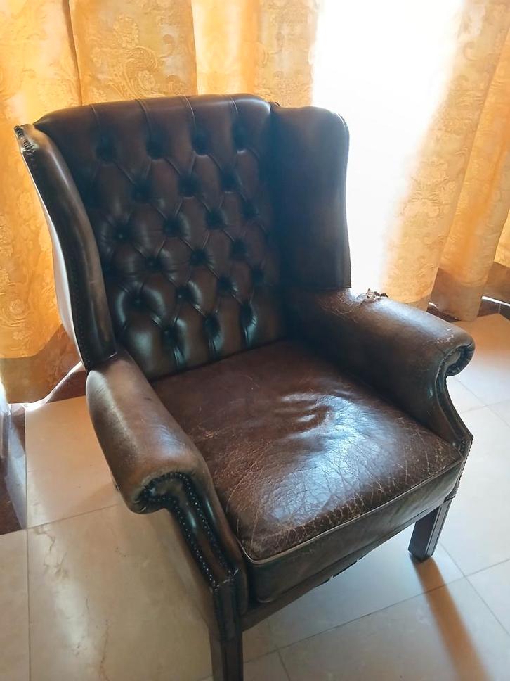 Antieke Chesterfield stoel. Fauteuil vintage Chesterfield, Maison & Meubles, Fauteuils, Bois, Cuir
