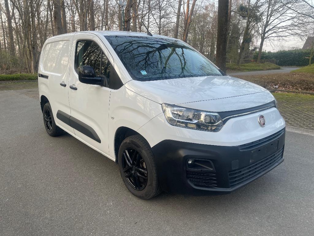 Citroën Berlingo=Fiat Doblo 3zit,navi,camera,trekhaak,102pk, Auto's, Voorwielaandrijving, 75 kW, Stof, 4 cilinders