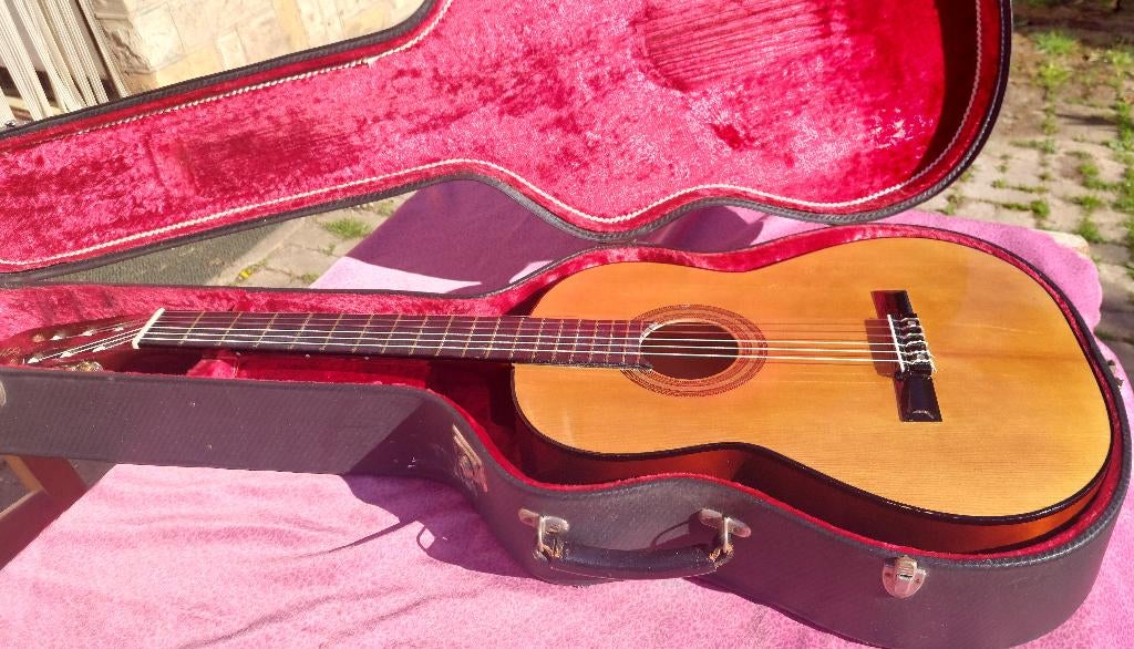 GUITARE classique, Muziek en Instrumenten, Ophalen, Gebruikt, Klassieke of Spaanse gitaar, Met koffer