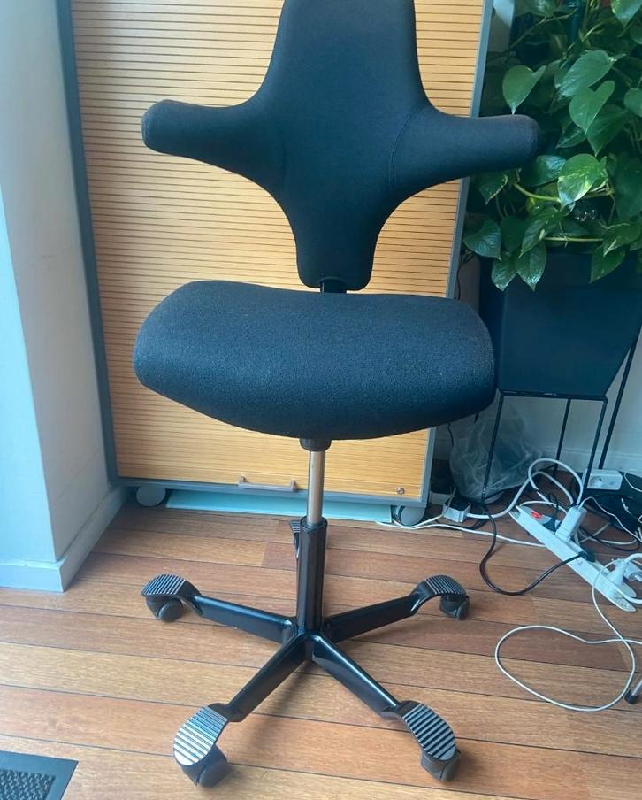 Chaise de bureau ergonomique Håg capisco en tissu noir, Maison & Meubles, Chaises de bureau, Comme neuf, Chaise de bureau, Noir