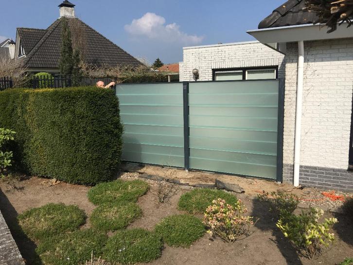 schutting van glas, vanaf €. 249,-/st, Tuin en Terras, Schuttingen, Nieuw, Aluminium, 1 tot 2 meter, 6 meter of meer, Ophalen of Verzenden