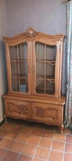 Vitrinekast, Ophalen