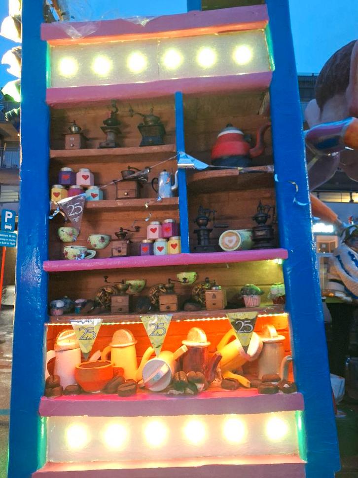 SPOTPRIJS: Carnavalswagen Prachtig afgewerkte kast + Chassis, Hobby en Vrije tijd, Overige Hobby en Vrije tijd, Zo goed als nieuw