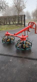 Hooikeerder strella, Zakelijke goederen, Ophalen