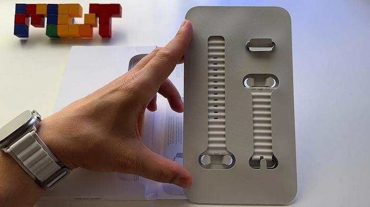 APPLE WATCH ULTRA 49 BANDJE OCEAN BAND TITANIUM MOET NU WEG, Handtassen en Accessoires, Smartwatches, Nieuw, Android, Wit, Ophalen of Verzenden