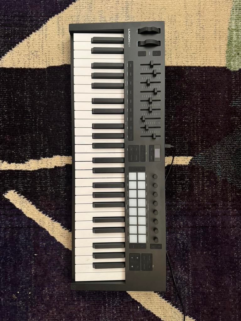 Novation Launchkey Mk4 49, Ophalen, Zo goed als nieuw, 49 toetsen, Novation
