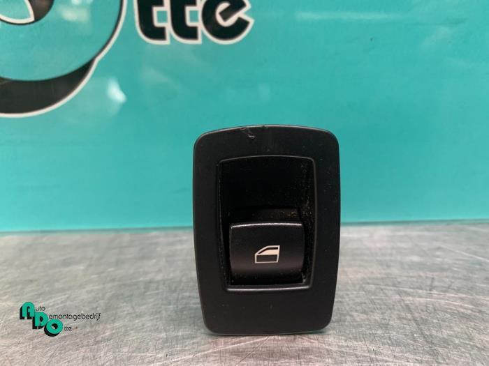 Elektrisch Raam Schakelaar van een BMW 3-Serie (3-Serie 04-), Auto-onderdelen, Dashboard en Schakelaars, BMW, Gebruikt, 3 maanden garantie