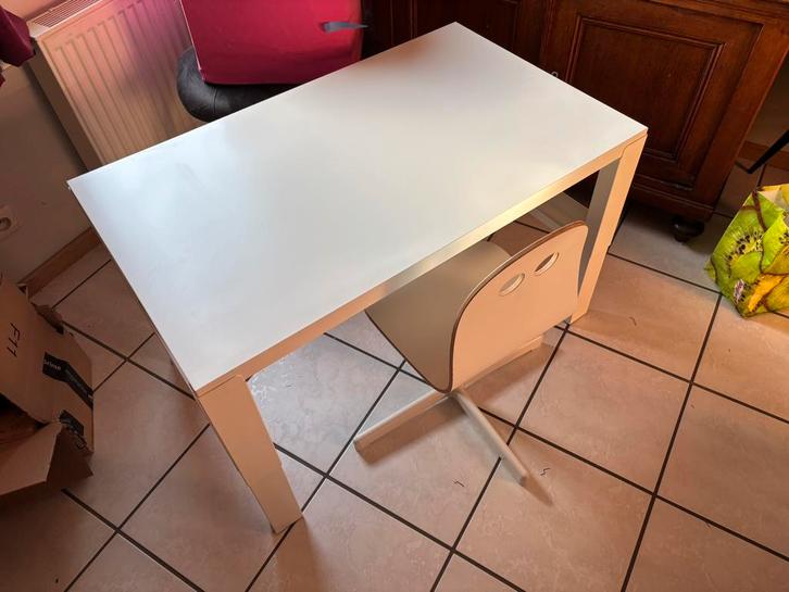 Ensemble bureau et chaise IKEA pour enfant, Maison & Meubles, Bureaux, Comme neuf, Bureau enfant, IKEA, Blanc, Enlèvement